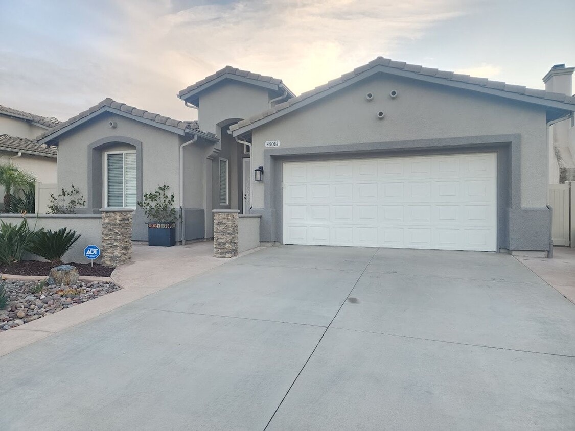 Primary Photo - 4 Bedroom Single Level Home in Redhawk wit...