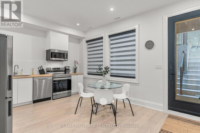 Building Photo - 12 Glenside Ave