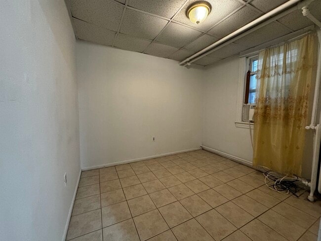 Building Photo - 816 19th St