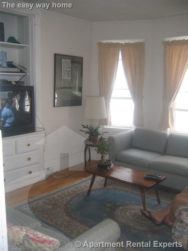 Foto del edificio - Davis Sq 4 Bed - 8 Min Walk to Davis - Pri...