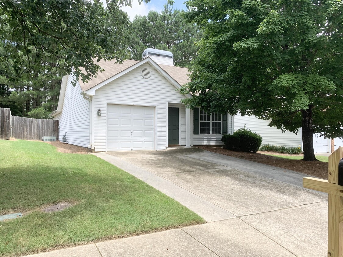 Primary Photo - 178 Stoneforest Dr
