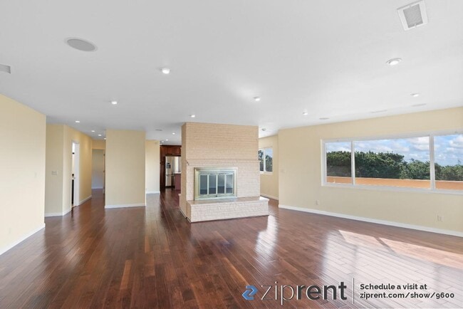 Building Photo - 8421 Aster Ave