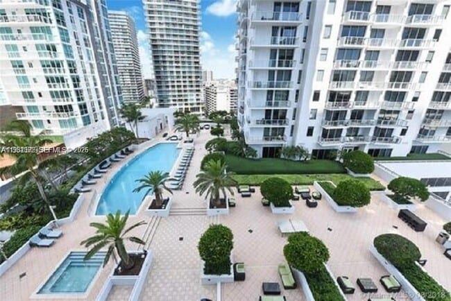 Building Photo - 1050 Brickell Ave