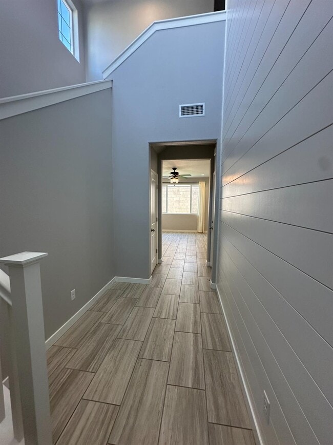 Foto del edificio - 4249 Hillside Rd