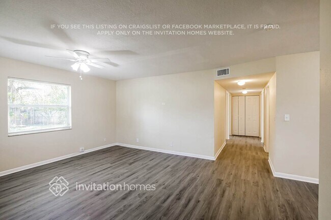 Foto del edificio - 7645 NW 32nd Pl