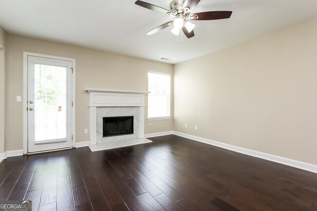 Building Photo - 6123 Lamp Post Pl