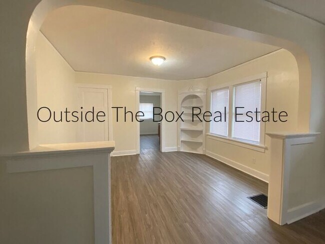 Building Photo - Two Bedroom Ranch in Westwood!