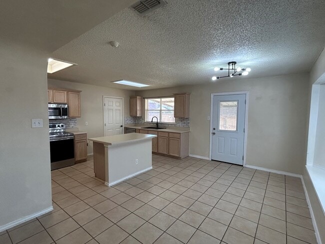 Building Photo - 4008 New Orleans Dr