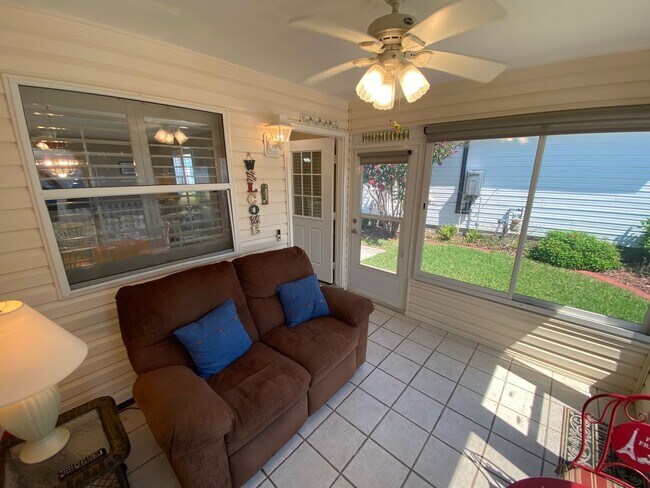 Foto del edificio - Great Location Turnkey Villa In The Village of Belvedere ANNUAL Lease