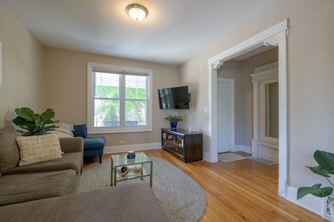 Building Photo - 2615 N Monticello Ave