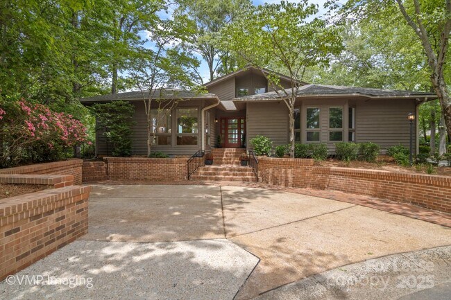 Foto del edificio - 449 Windward Dr