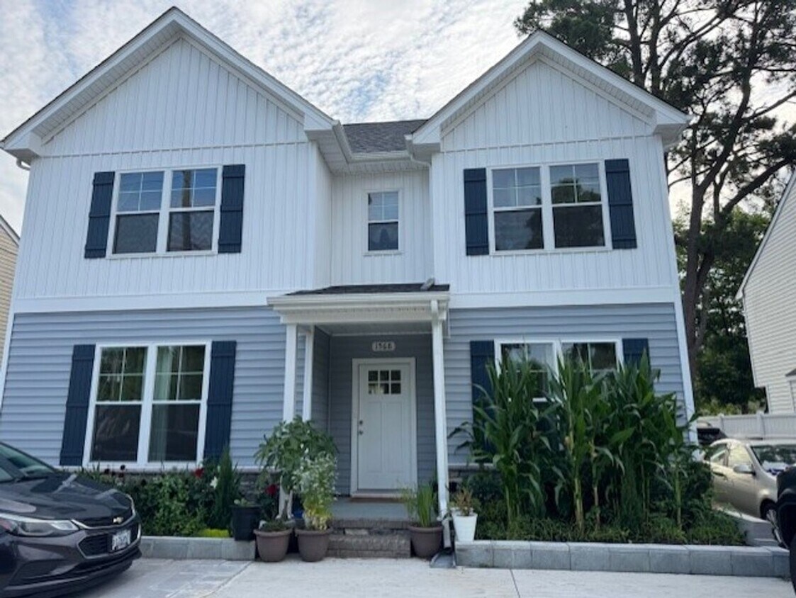 Foto principal - 1568 Independence Blvd