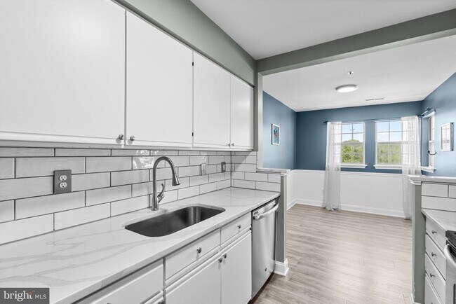 Foto del edificio - 8571 Falls Run Rd