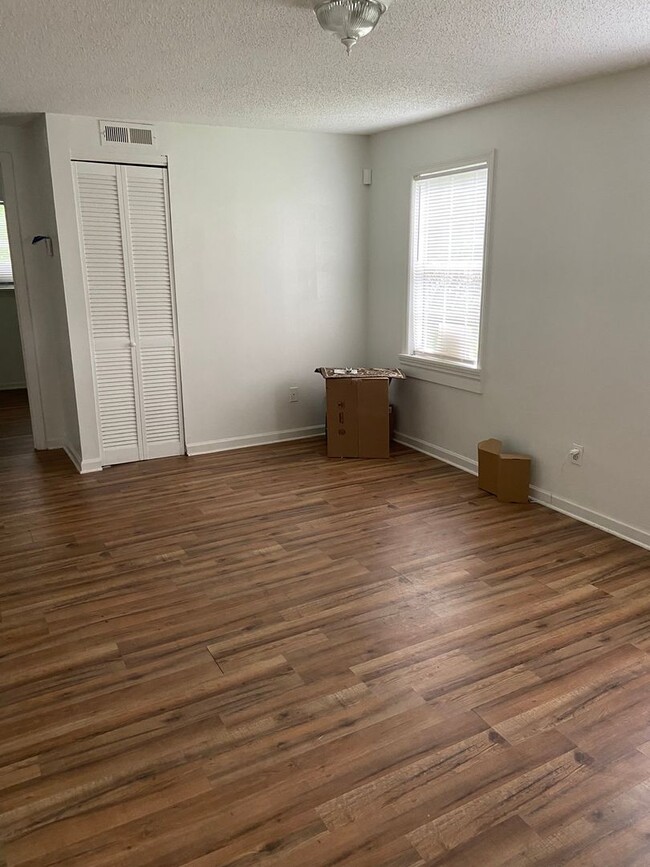 Building Photo - New For Rent in Center Point!