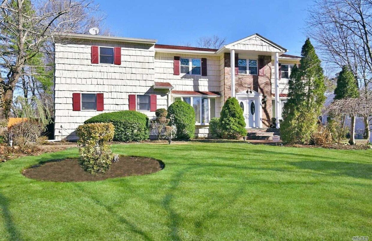 Primary Photo - 31 McCulloch Dr