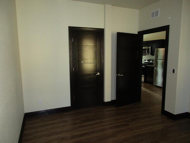 Foto del edificio - 141 E Gorham St