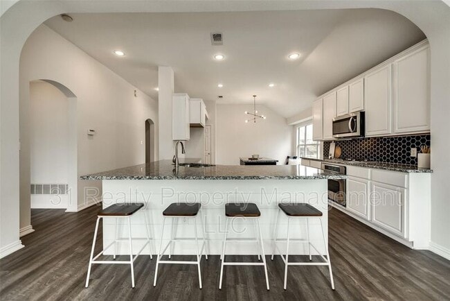 Foto del edificio - 5501 Fairfax Ct