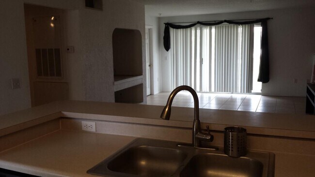 Foto del edificio - 14037 Fairway Island Dr