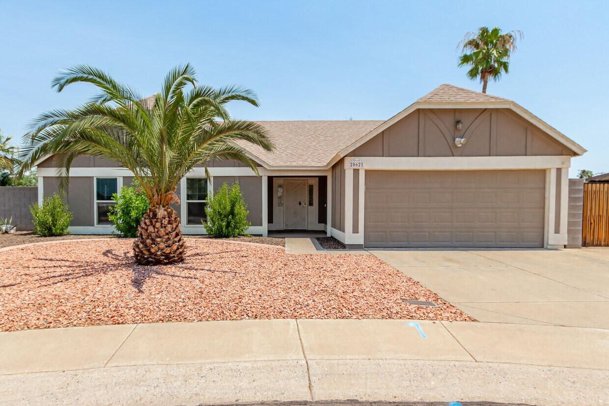Primary Photo - 3 Bedroom, 2 Bathroom with a Pool in Phoenix