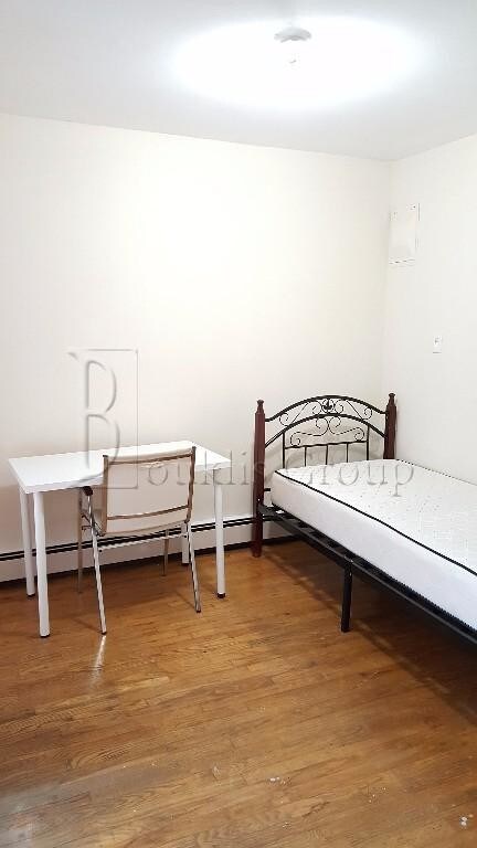 Foto del edificio - 4239 65th St