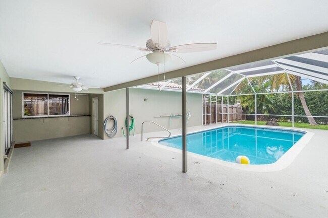 Building Photo - 3 br, 2 bath House - 1047 Buchanan Street