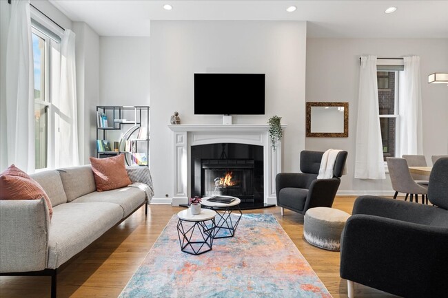 Building Photo - 1867 N Halsted St