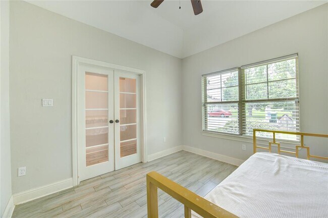 Building Photo - 3805 Shelby Cir