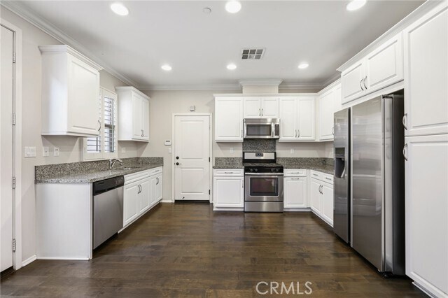 Building Photo - 683 E Valencia St