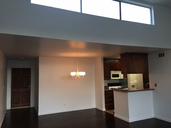 Área de comedor - 5700 Etiwanda Ave