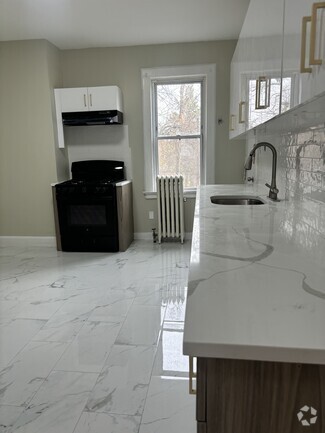 Building Photo - 263 Ellis Ave
