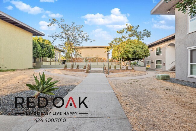 Foto del edificio - Enchanting Three Bedroom with Loads of Nat...