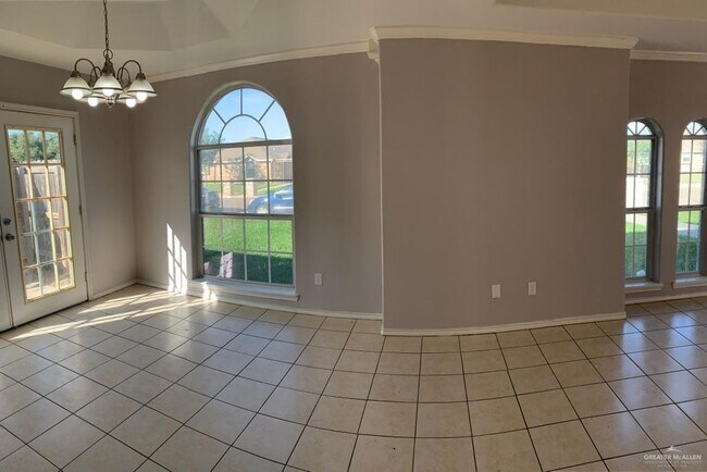 Foto del edificio - 3708 W Sarah Evans St