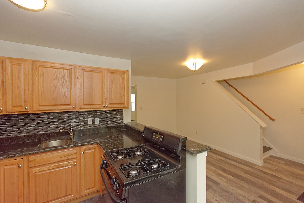 Primary Photo - 78 1st St