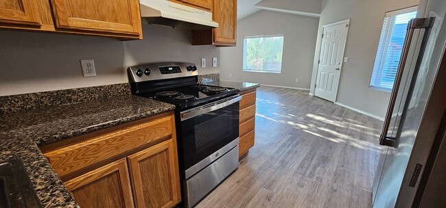 Building Photo - 186-186 Ringuette St