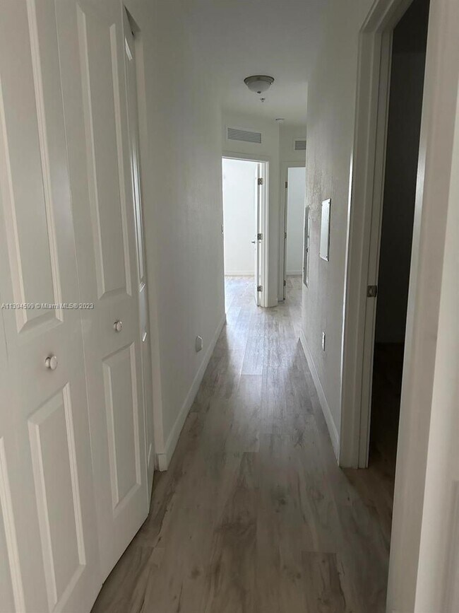 Foto del edificio - 15500 SW 136th St