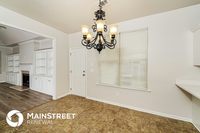 Building Photo - 1291 Washington Dr