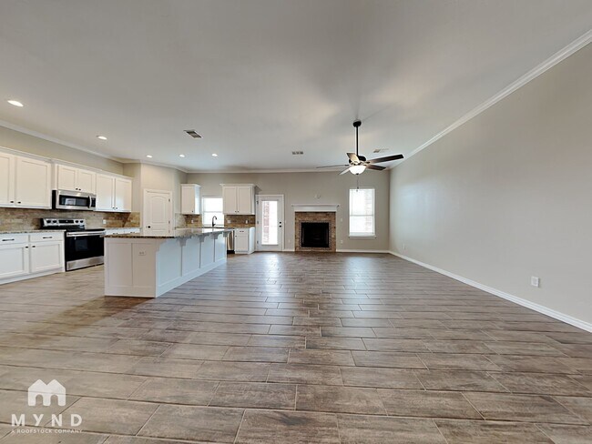 Foto del edificio - 13224 Brampton Way