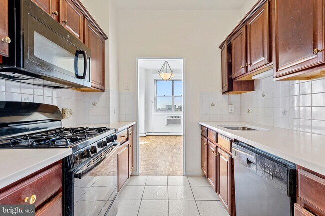 Building Photo - 1301 N Harrison St