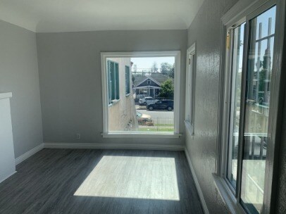 Building Photo - Spacious 2-Bedroom Apartment in Prime Los ...