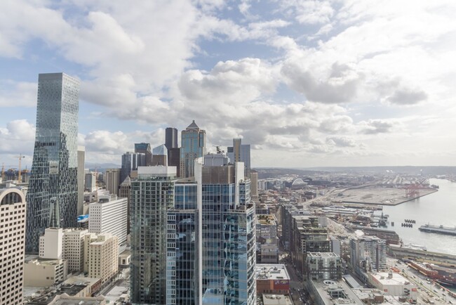 Building Photo - 2bd/1ba Seattle Condo