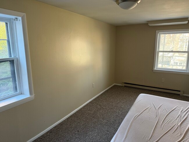 Building Photo - 377 Hudson Ave