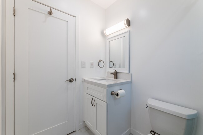 Foto del edificio - 5943 Carlton Way