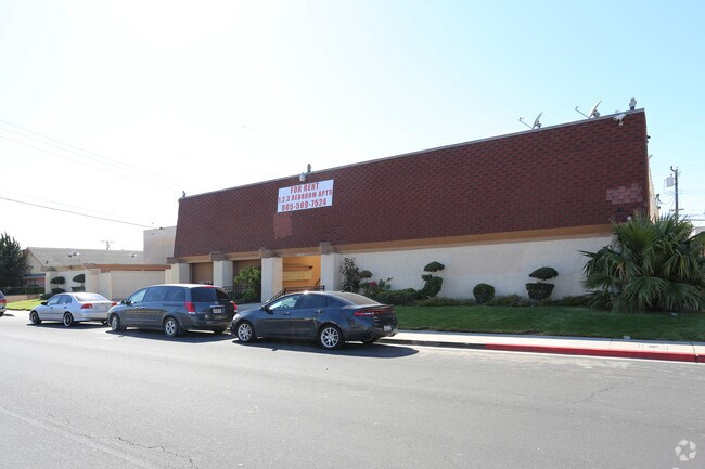 Building Photo - 1025 N G St