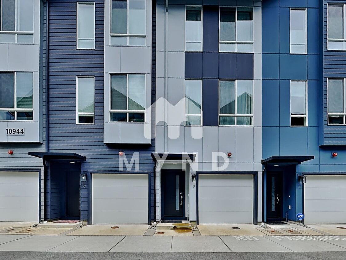 Primary Photo - 10944 NE 189th St. D