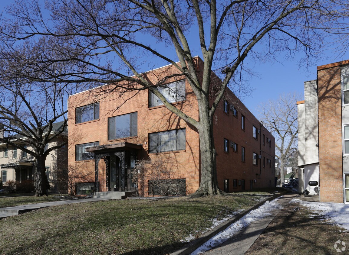 Building Photo - 2210 Pillsbury Ave S