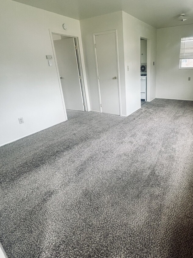 Primary Photo - 1-Bedroom in Midland's Heart of the City $...