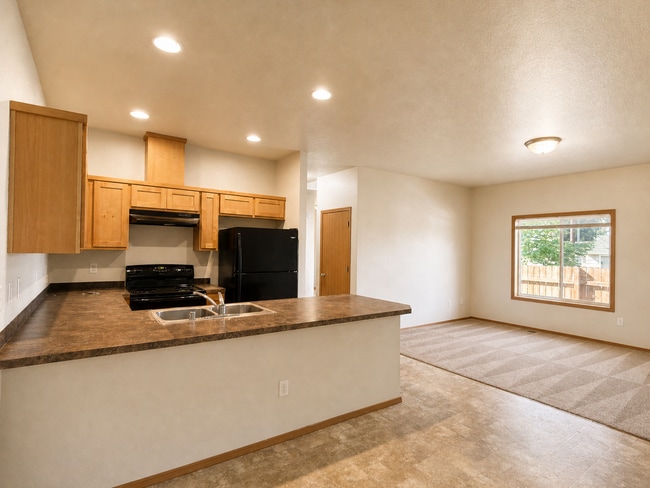Building Photo - 4825 Northeast 124th Ct.