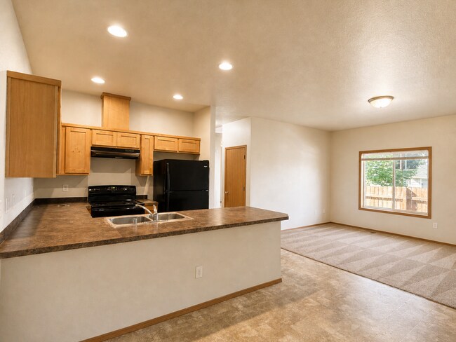 Foto del edificio - 4825 Northeast 124th Ct.