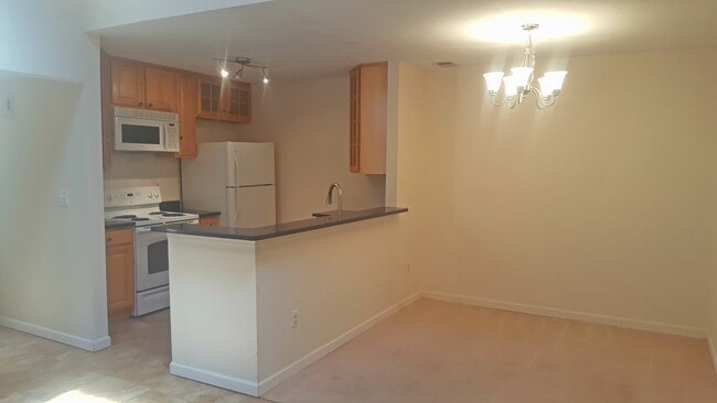 Building Photo - 7740 W 87th Dr