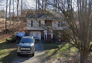 Building Photo - 3817 Rockford St